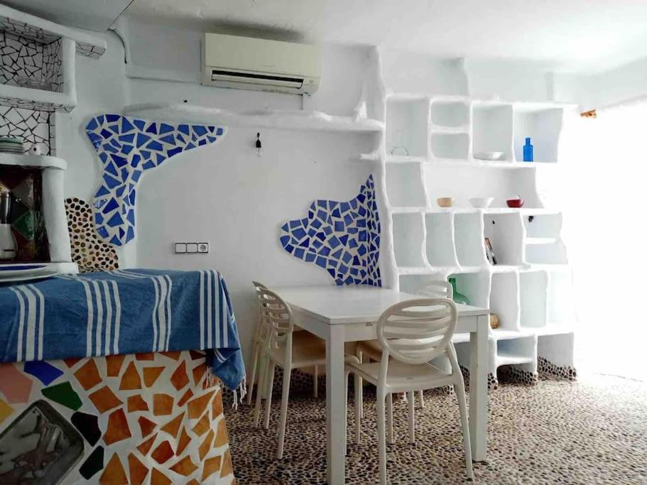 Appartamento Incantevole In Centro Es Pujols Exterior photo